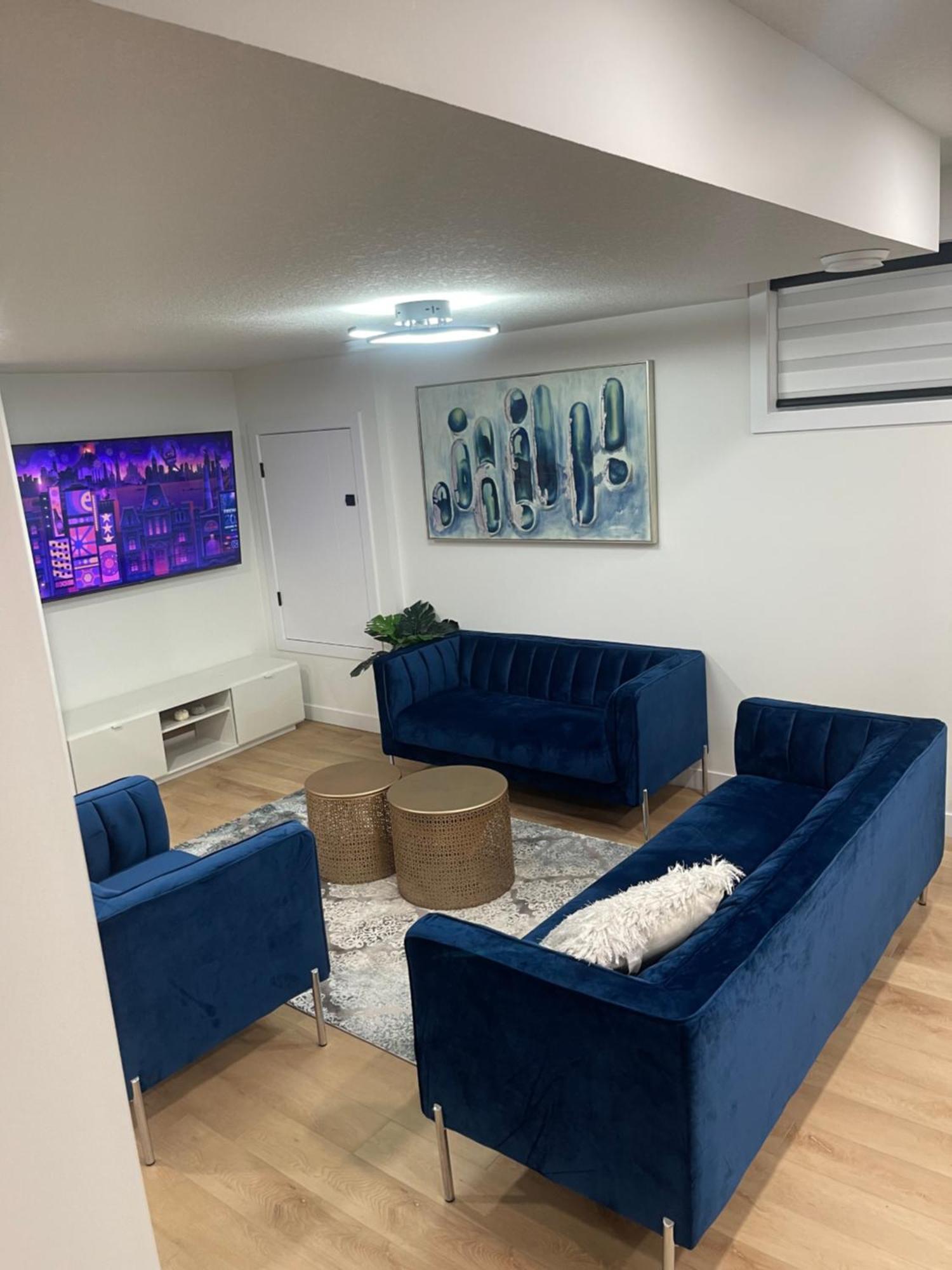 Stylish 2 Bedroom Suite In Sw Edmonton Close To Windermere And Edmonton International Airport ภายนอก รูปภาพ