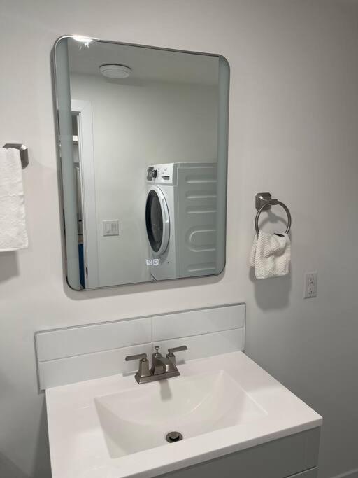Stylish 2 Bedroom Suite In Sw Edmonton Close To Windermere And Edmonton International Airport ภายนอก รูปภาพ